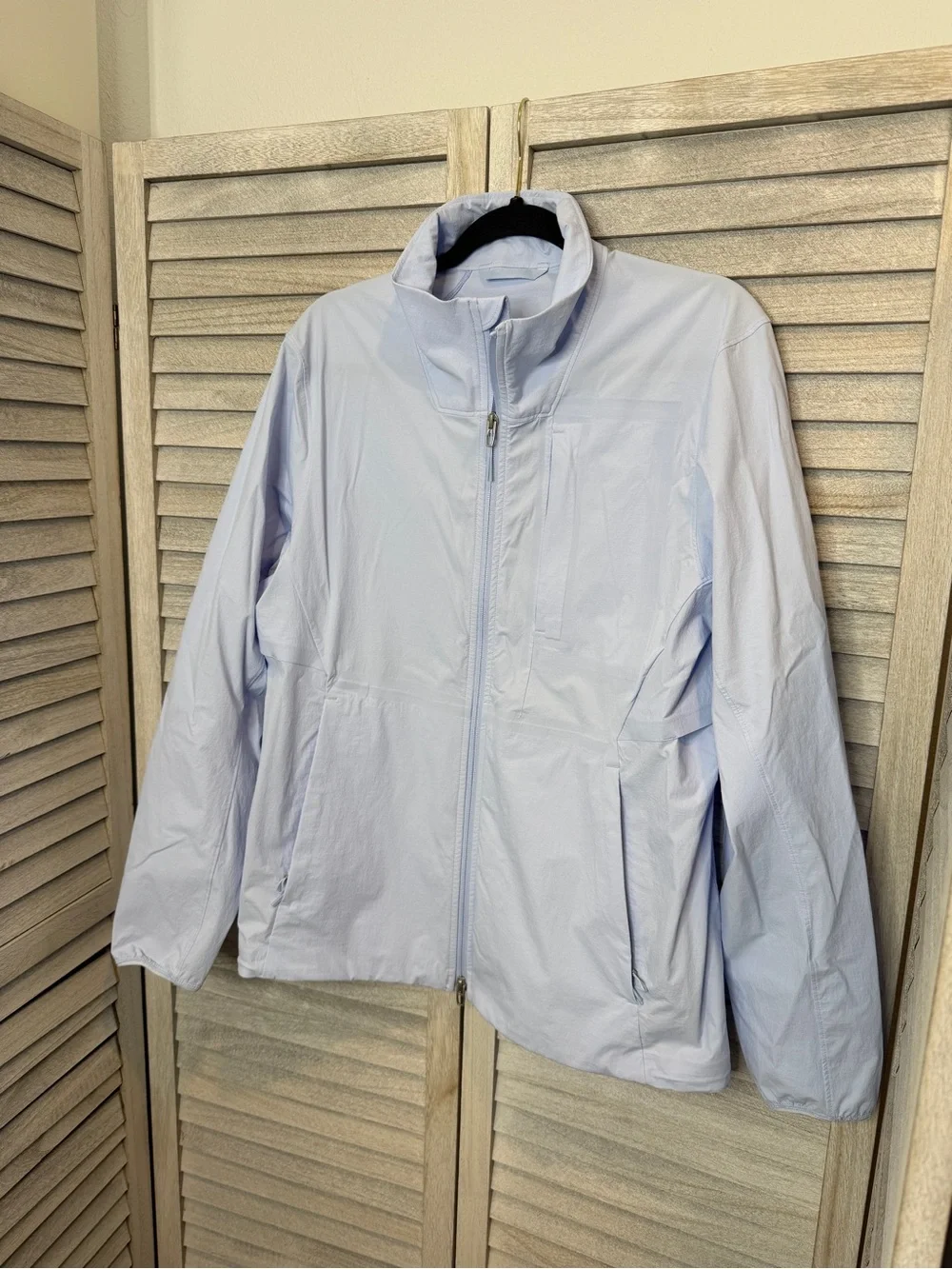LuluLemon Mens Sojourn Windbreaker Jacket Windmill Light Blue Size M